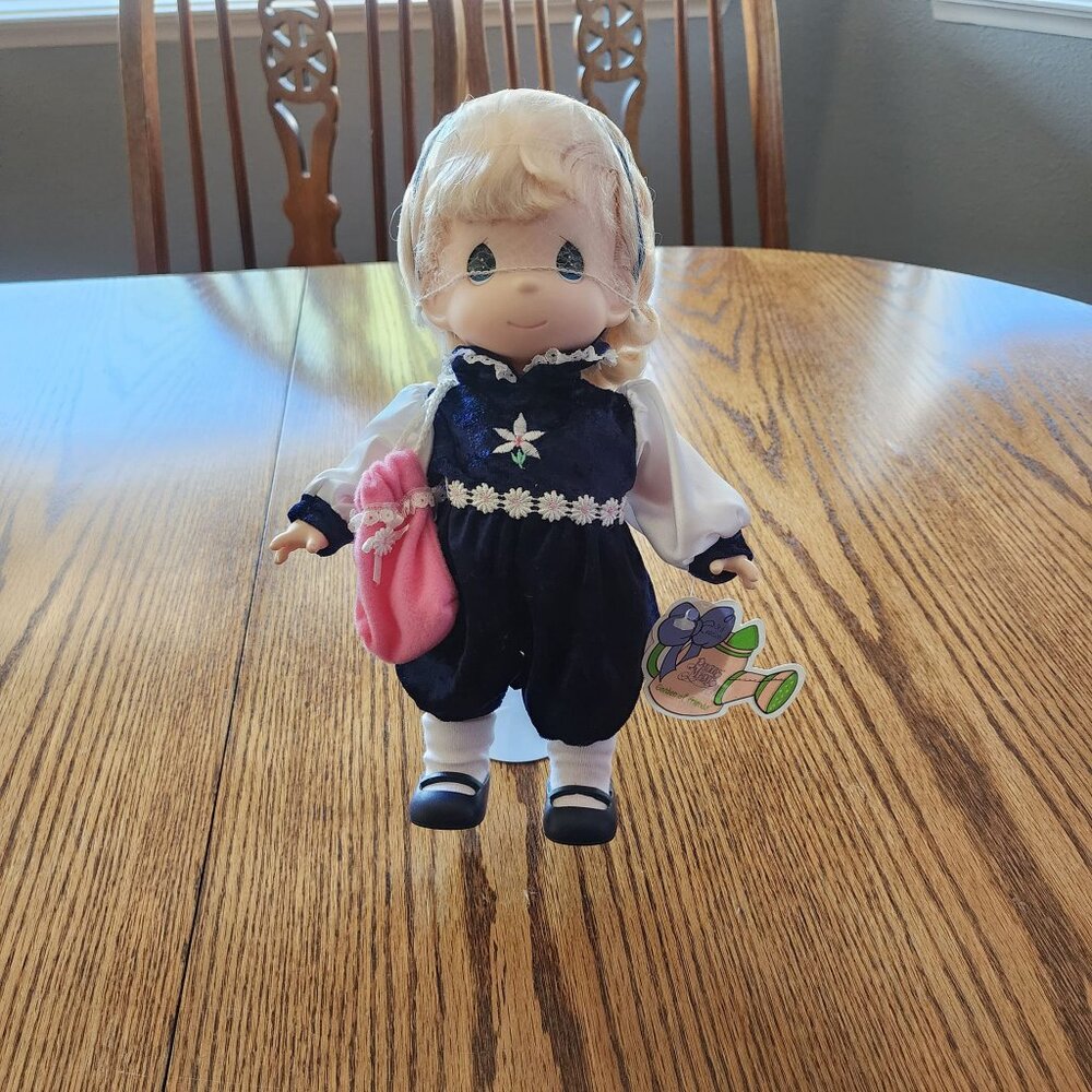 Precious Moments Garden Of Friends Jasmine January Doll 1997 3rd Edition 1388